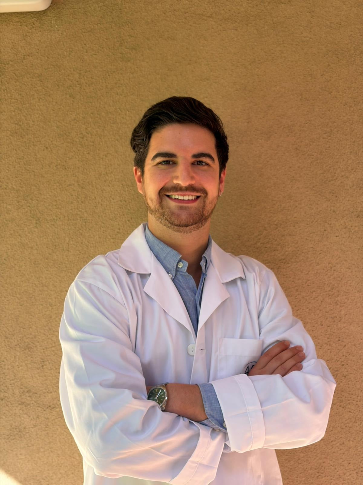 Alejandro Arroyo Córdoba, médico dermatólogo